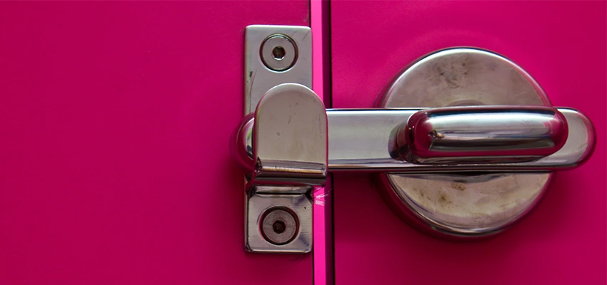 Childproof Gate Lock in Reedley, California