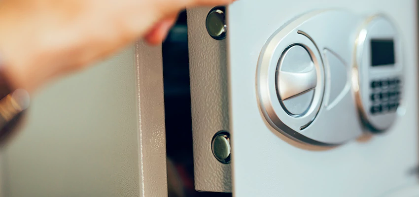 Fingerprint Safe Openers in Reedley, CA