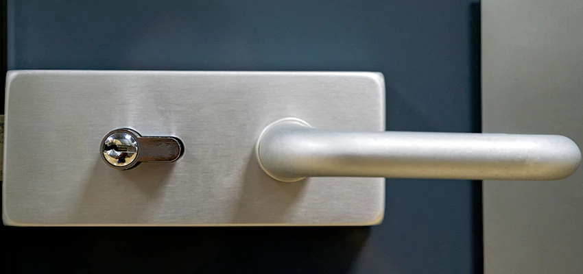 Change Patio Door Locks in Reedley, California