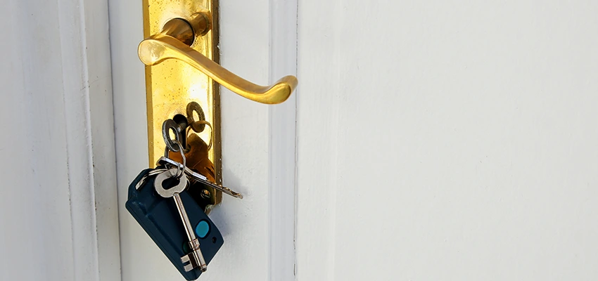 Broken Door Key Extraction in Reedley, CA